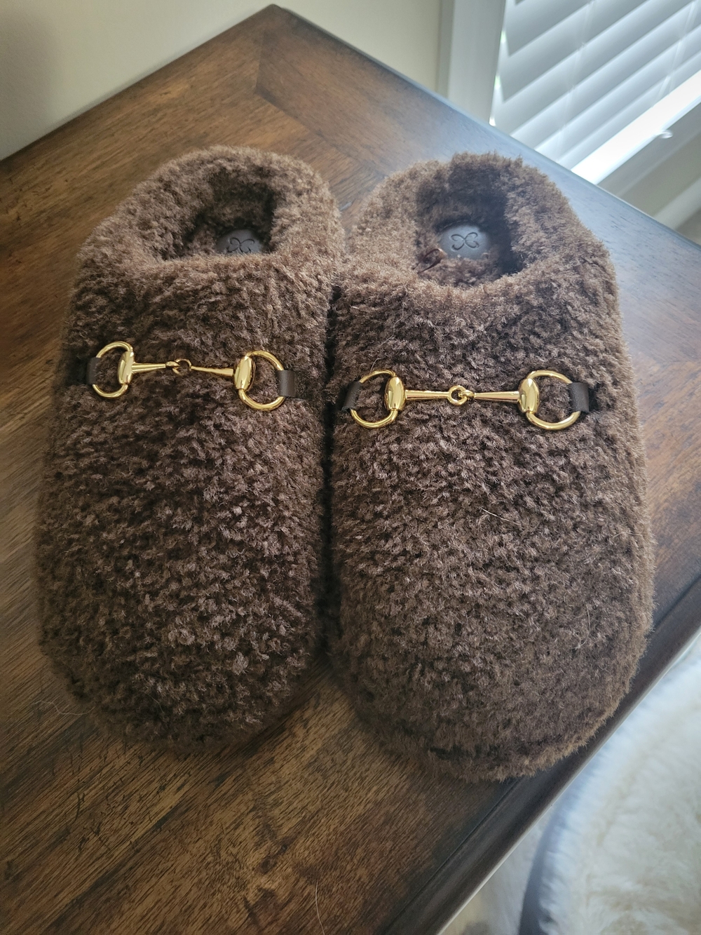 Maeve By Anthropology Sherpa Fleece Gold Bit Slippers. NWOT